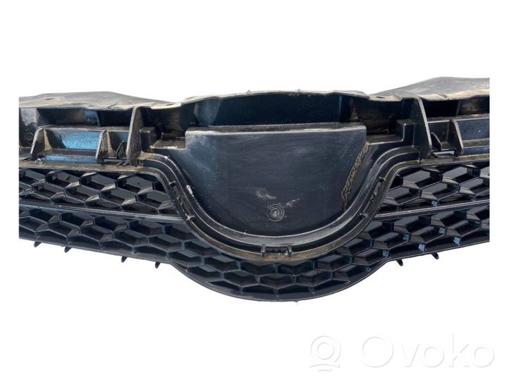 Toyota Auris 150 Maskownica / Grill / Atrapa górna chłodnicy 5311102390