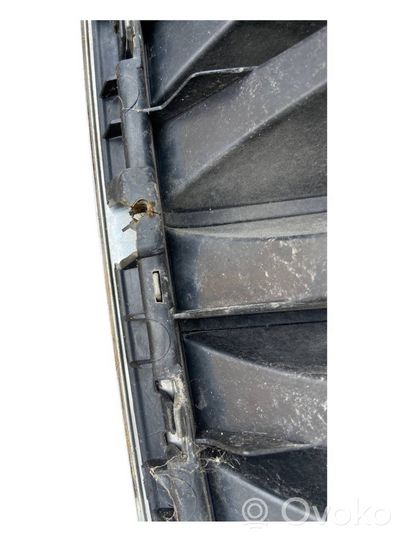 Skoda Octavia Mk2 (1Z) Griglia superiore del radiatore paraurti anteriore 