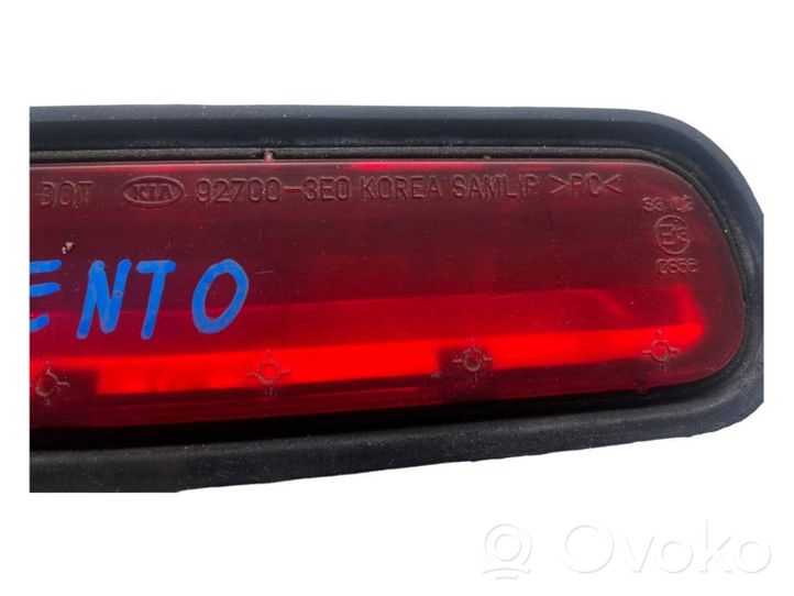 KIA Sorento Trzecie światło stop 927003E0