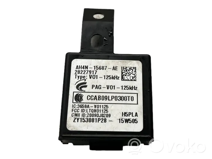 Volvo V40 Sensor AH4N15607AE