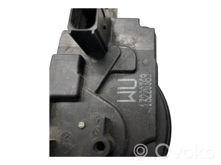 Opel Astra H Front door lock 13220369