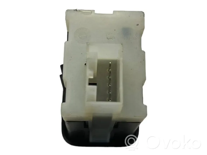 Opel Astra K USB socket connector 13598459