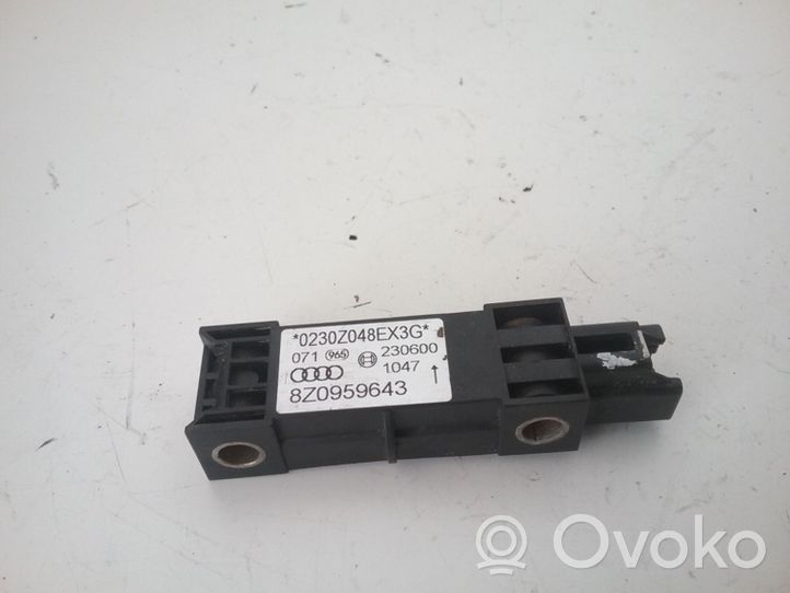 Audi A2 Czujnik uderzenia Airbag 8Z0959643