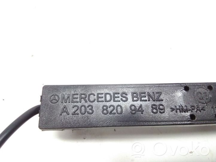 Mercedes-Benz CLK A209 C209 Amplificateur d'antenne A2038209489