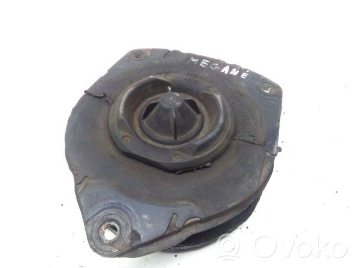 Renault Megane III Support de jambe de force supérieur avant 540340002R