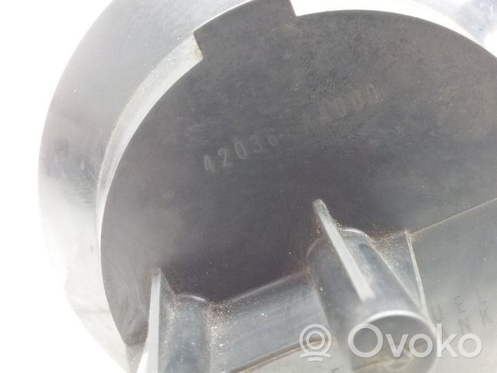 Subaru Legacy Aktiivihiilisuodattimen polttoainehöyrysäiliö 42036AA000