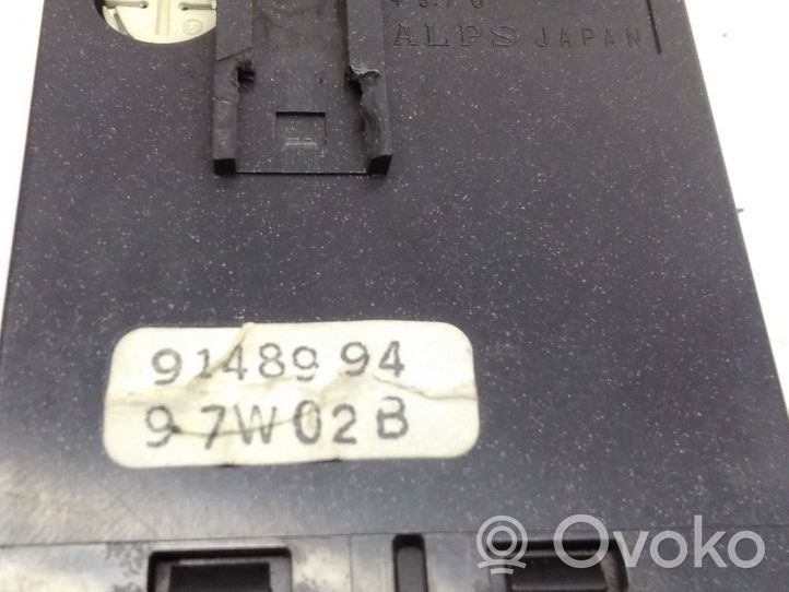 Volvo S70  V70  V70 XC Fog light switch 9148994