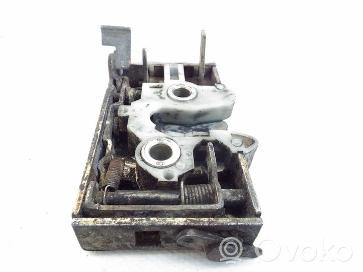 Audi 80 90 B2 Etuoven lukko 813839016