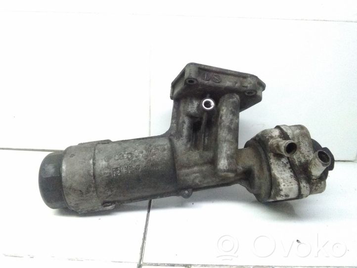 Audi A4 S4 B5 8D Supporto di montaggio del filtro dell’olio 038115389