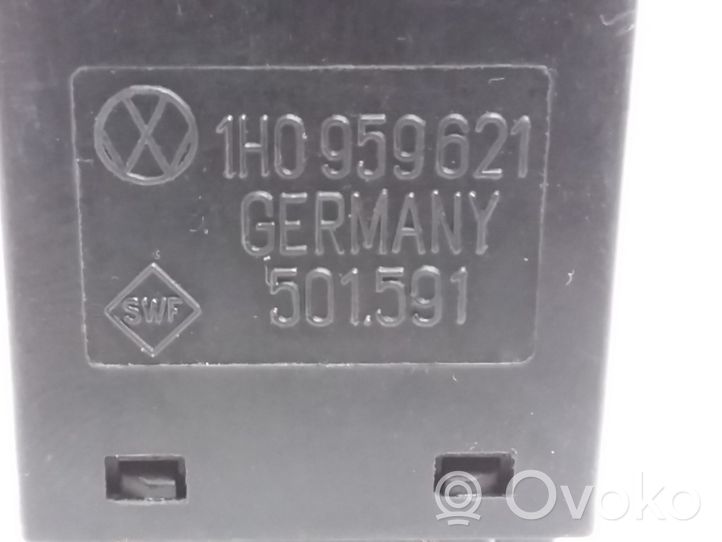 Volkswagen Golf III Windscreen/window heater switch 1H0959621