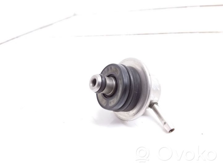 Volkswagen Polo Regulator ciśnienia paliwa 037133035