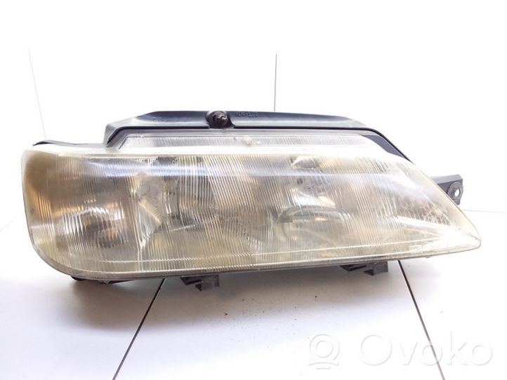 Peugeot 605 Lampa przednia 88200842