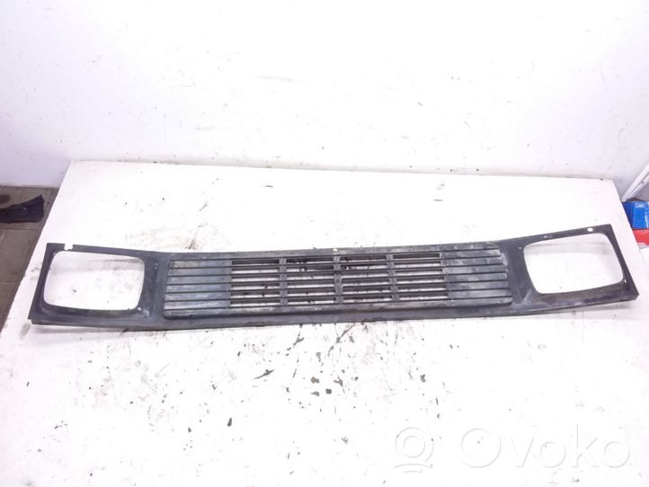 Mercedes-Benz 307 Grille calandre supérieure de pare-chocs avant 6018880023