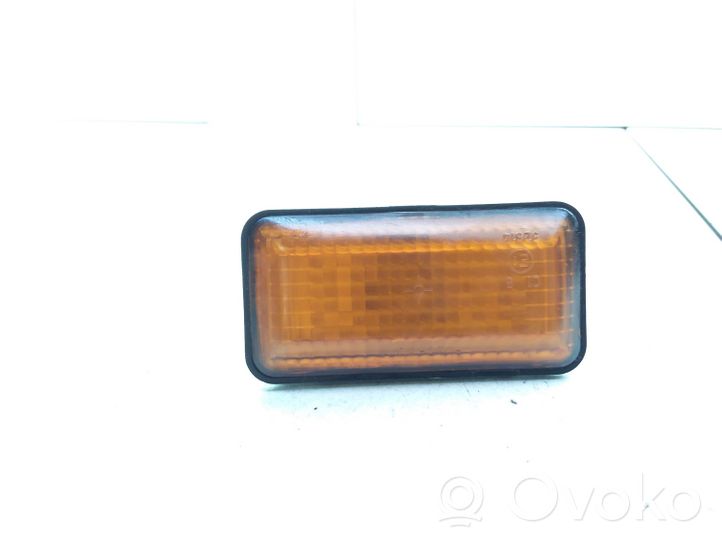 Volkswagen Golf III Indicatore di direzione del parafango anteriore 1H0949117