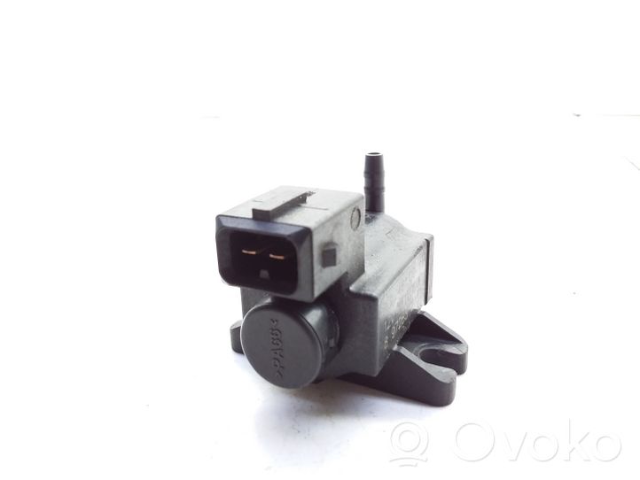 Opel Zafira B Vacuum valve 8972882491