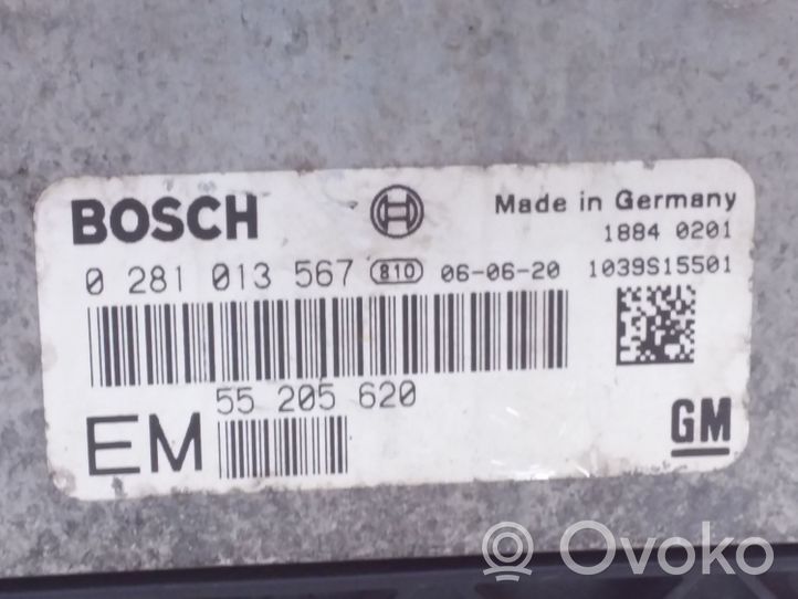 Opel Zafira B Calculateur moteur ECU 55205620