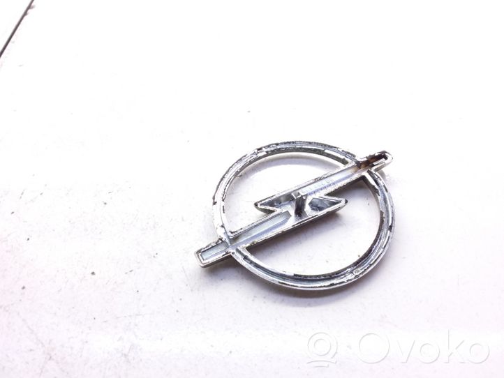 Opel Vectra B Manufacturers badge/model letters 90505733