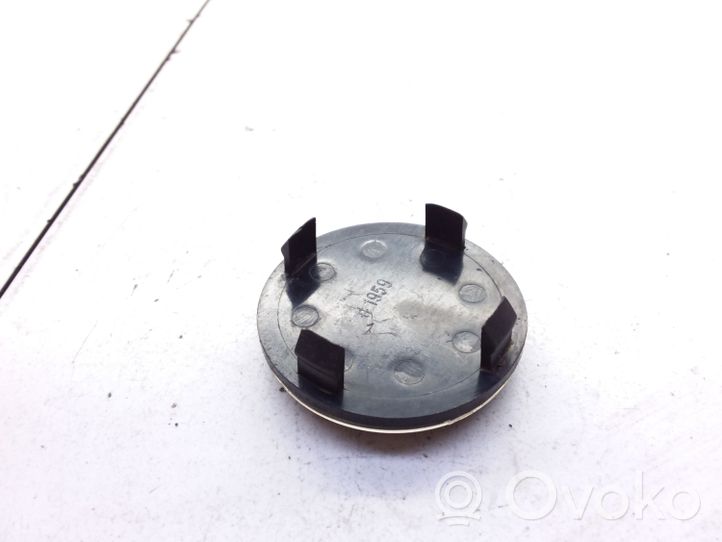 Volkswagen Golf IV Non-original wheel cap 