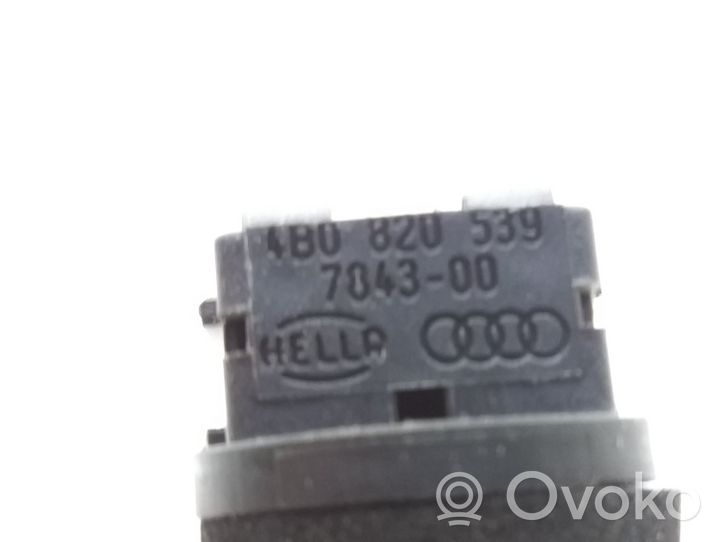 Audi A4 S4 B5 8D Czujnik temperatury oleju 4B0820539