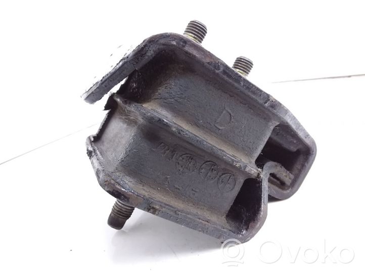 Subaru Impreza I Supporto di montaggio del motore 41022FA000