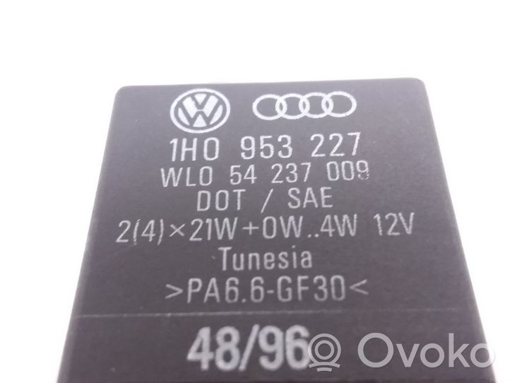 Volkswagen Polo III 6N 6N2 6NF Muu rele 54237009