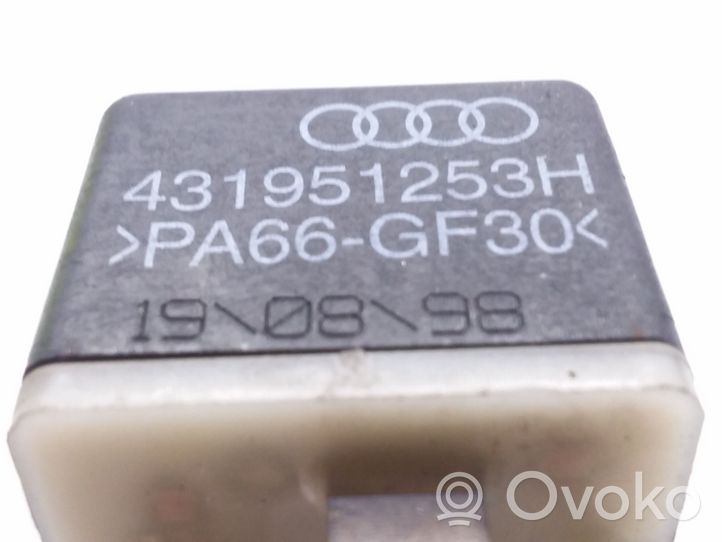 Audi A6 S6 C5 4B Hätävilkun rele 431951253H