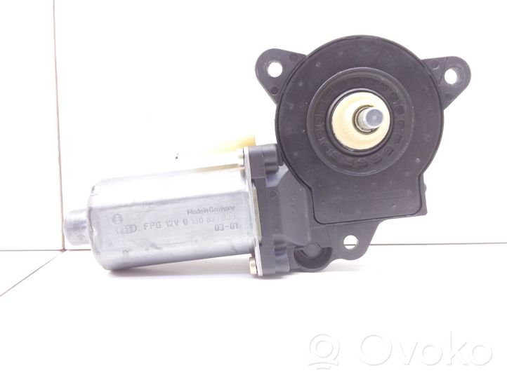 Ford Fusion Moteur de lève-vitre de porte avant 0130821939