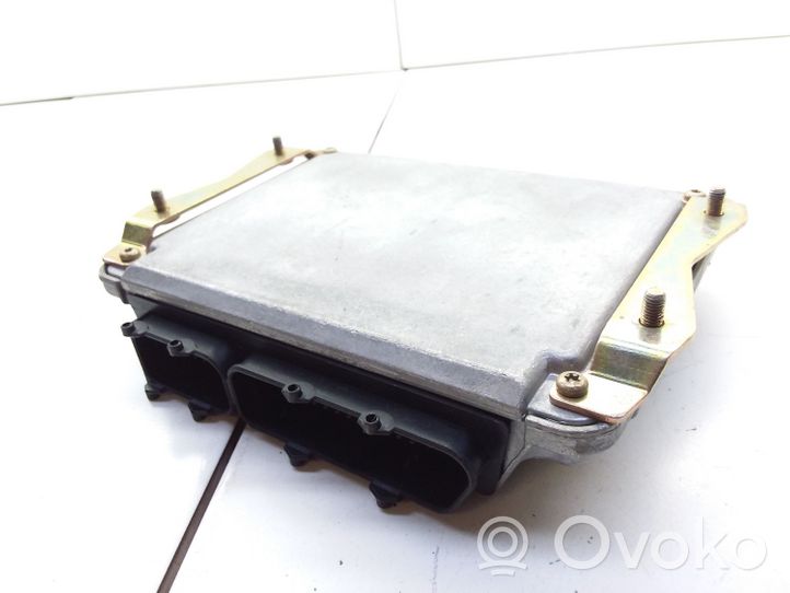 Chrysler Grand Voyager III Calculateur moteur ECU 0281001768