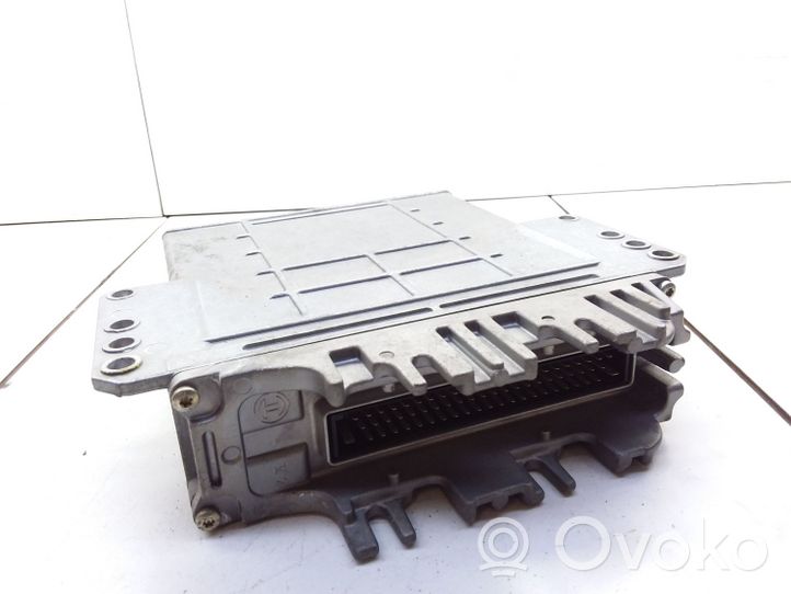 Chrysler Grand Voyager III Calculateur moteur ECU P04686660AB