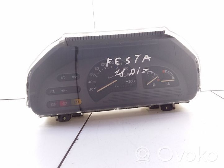 Ford Fiesta Nopeusmittari (mittaristo) 89FB10848AA