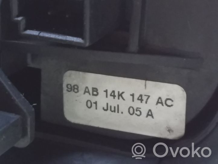 Ford Mondeo Mk III Przyciski / Przełącznik regulacji głośności 98AB14K147AC