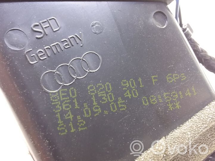 Audi A4 S4 B7 8E 8H Dysze / Kratki nawiewu deski rozdzielczej 8E0820901F