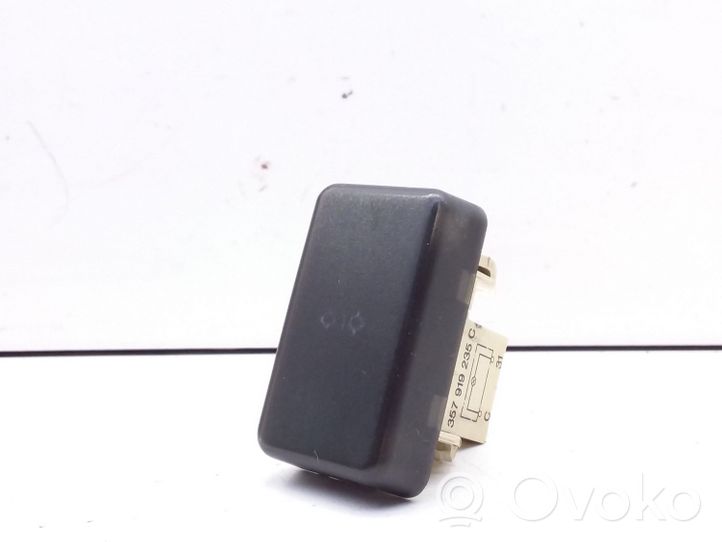 Volkswagen PASSAT B3 Autres commutateurs / boutons / leviers 357919235C