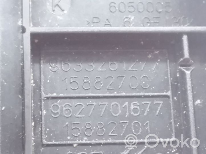 Citroen C5 Interrupteur d'attelage de remorque pivotant 9633261277