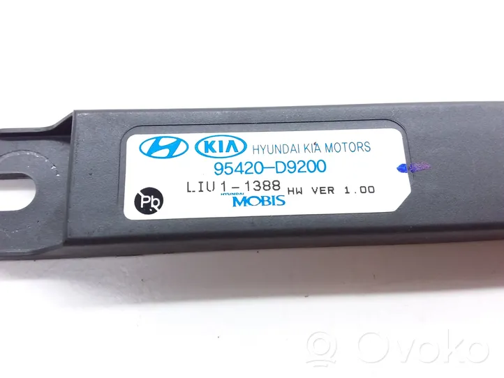 KIA Sportage Amplificateur d'antenne 95420D9200