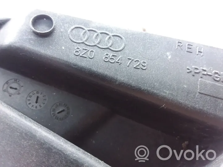 Audi A2 Передний держатель бампера 8Z0854729