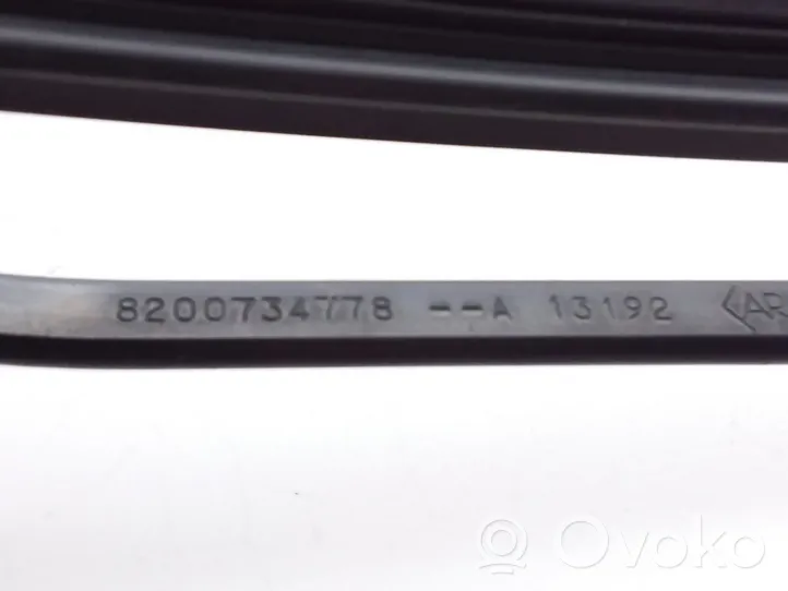 Renault Master III Windshield/front glass wiper blade 8200734778