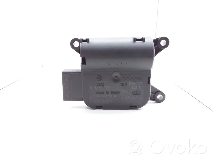 Volkswagen Touareg I Air flap motor/actuator 0132801320