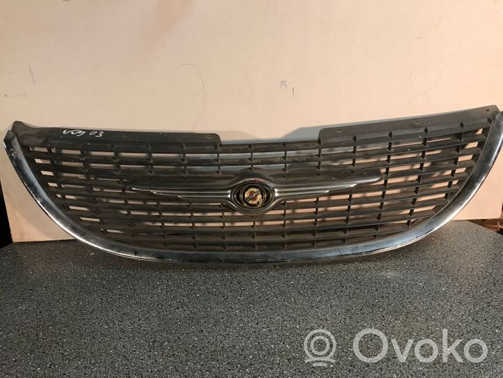 Chrysler Grand Voyager IV Grille calandre supérieure de pare-chocs avant 4857292AA