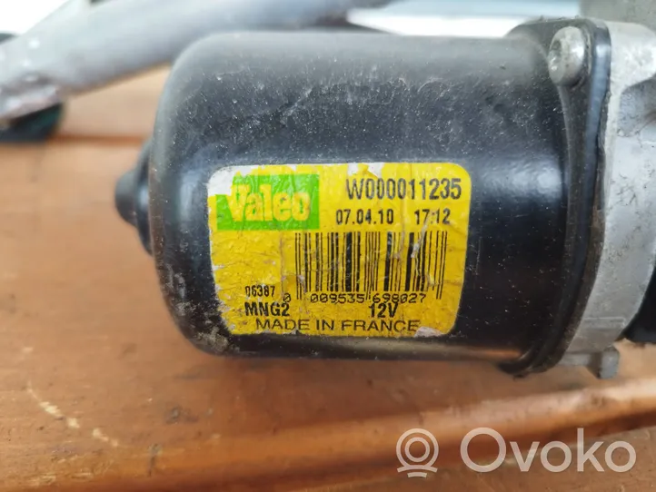 Nissan Qashqai Etupyyhkimen vivusto ja moottori W000011235