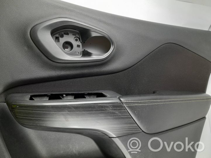 Jeep Cherokee Rivestimento del pannello della portiera anteriore 68141925ab