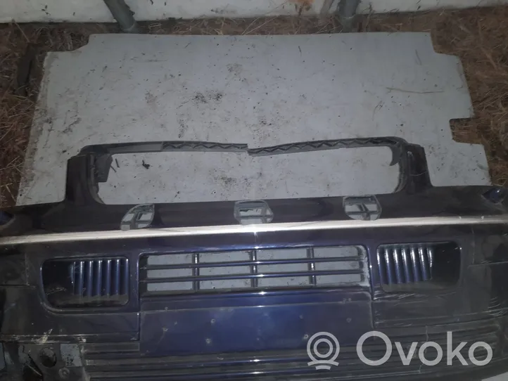 Volkswagen Transporter - Caravelle T5 Grille calandre supérieure de pare-chocs avant 7H0807101