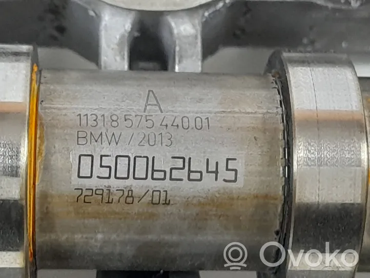 BMW 5 F10 F11 Kita variklio galvutės detalė 729178