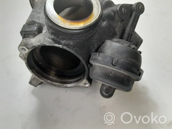 BMW 5 F10 F11 Mocowanie / uchwyt filtra oleju 8506392