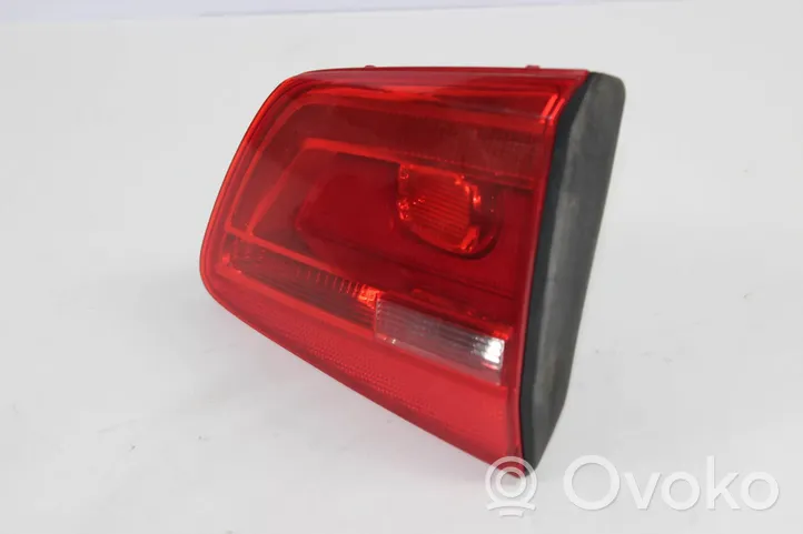 Volkswagen Touran II Lampy tylnej klapy bagażnika 2TZ01046902