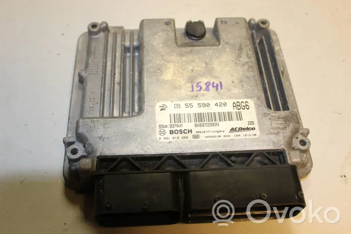 Opel Zafira C Engine control unit/module 55590420