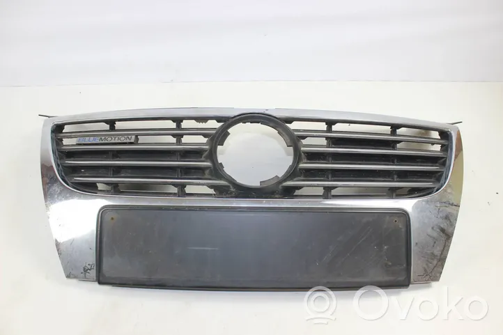 Volkswagen PASSAT B6 Priekšējais režģis 3c0853664