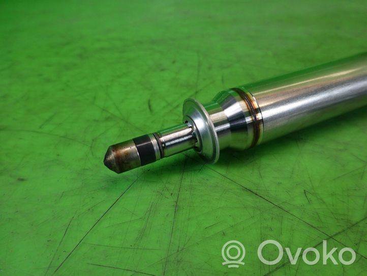 Infiniti QX30 Fuel injector A2560700187