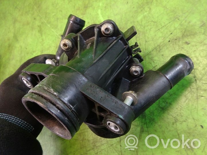 Infiniti Q30 Termostaatin kotelo A2702000615