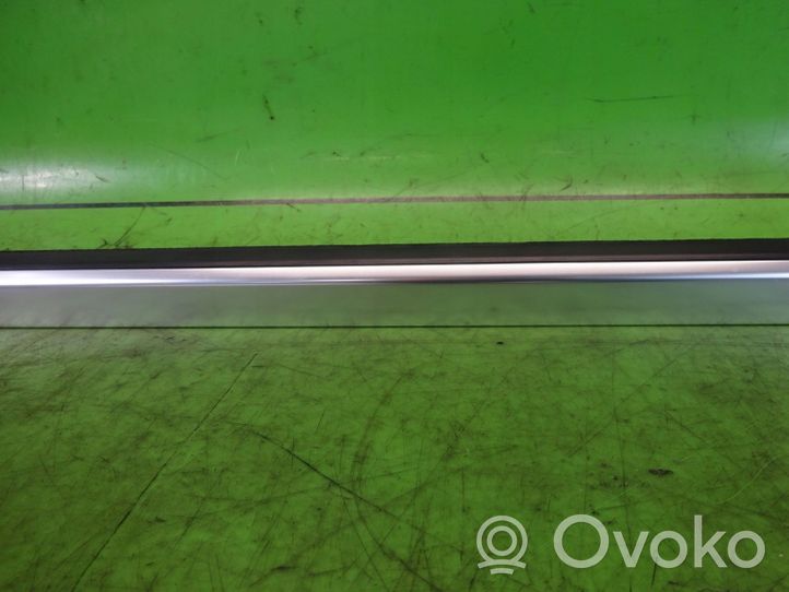 Infiniti QX30 Front door glass trim molding 